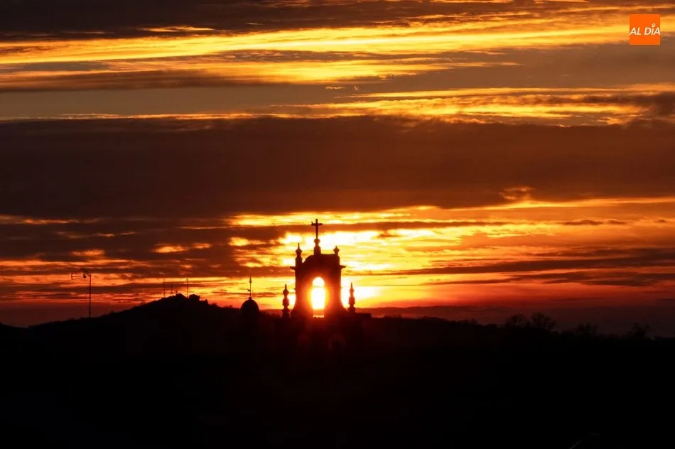 Foto 2 - Atardecer sobre la iglesia&nbsp;de&nbsp;Cabeza del Caballo  
