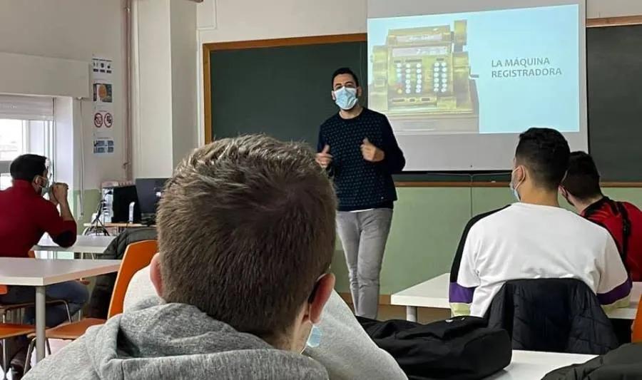 Alumnos del CIFP Río Tormes en una de sus clases. Foto CIFP Río Tormes