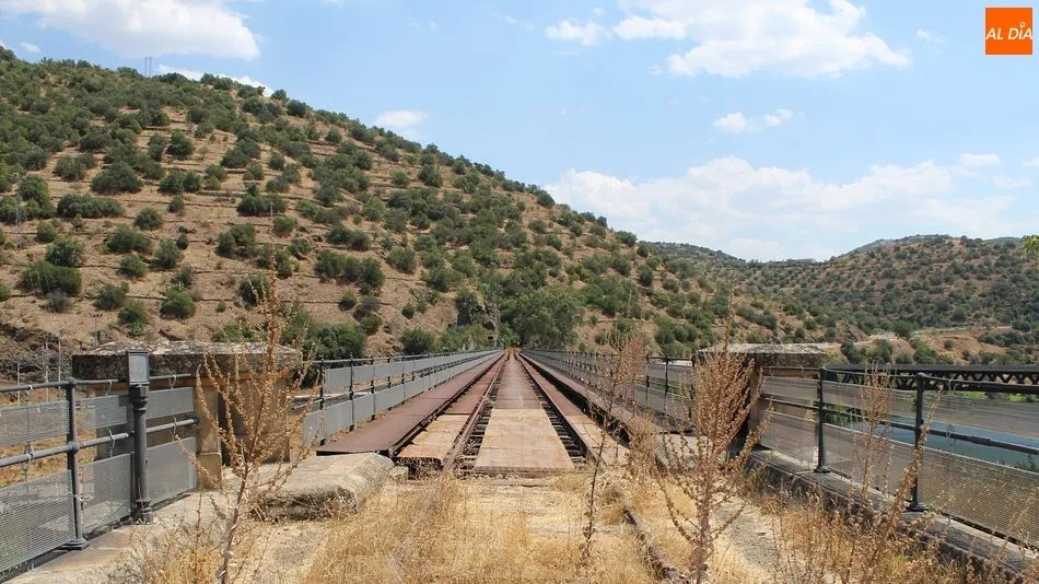 Las Arribes salmantinas desde el puente internacional sobre el río Águeda en Barca d´Alva/ MARTÍN-GARAY