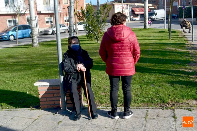 Foto 3 - Sanidad vacuna a un centenar de personas en el Centro de Salud, cantidad muy por debajo de la...