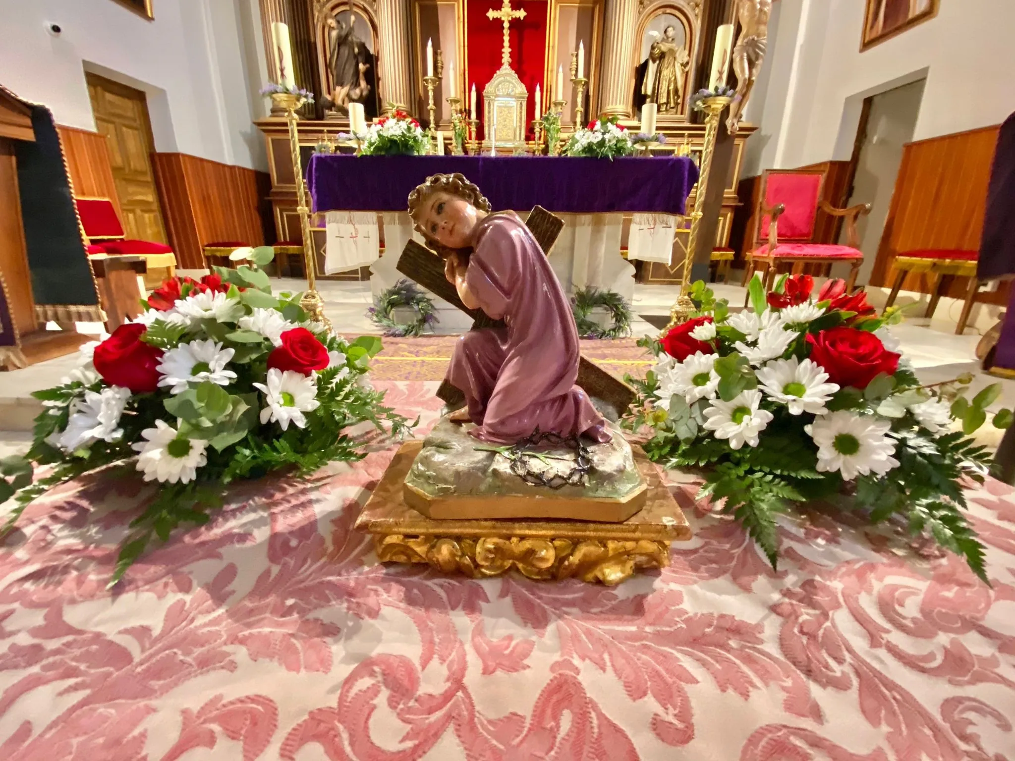 Foto 2 - Los m&aacute;s peque&ntilde;os de Alba de Tormes celebran un viacrucis especial
