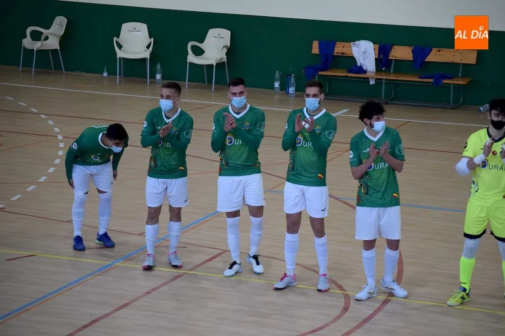 Foto 10 - El Piensos Dur&aacute;n Albense golea al Boal FS en la vuelta de su afici&oacute;n (6-1)