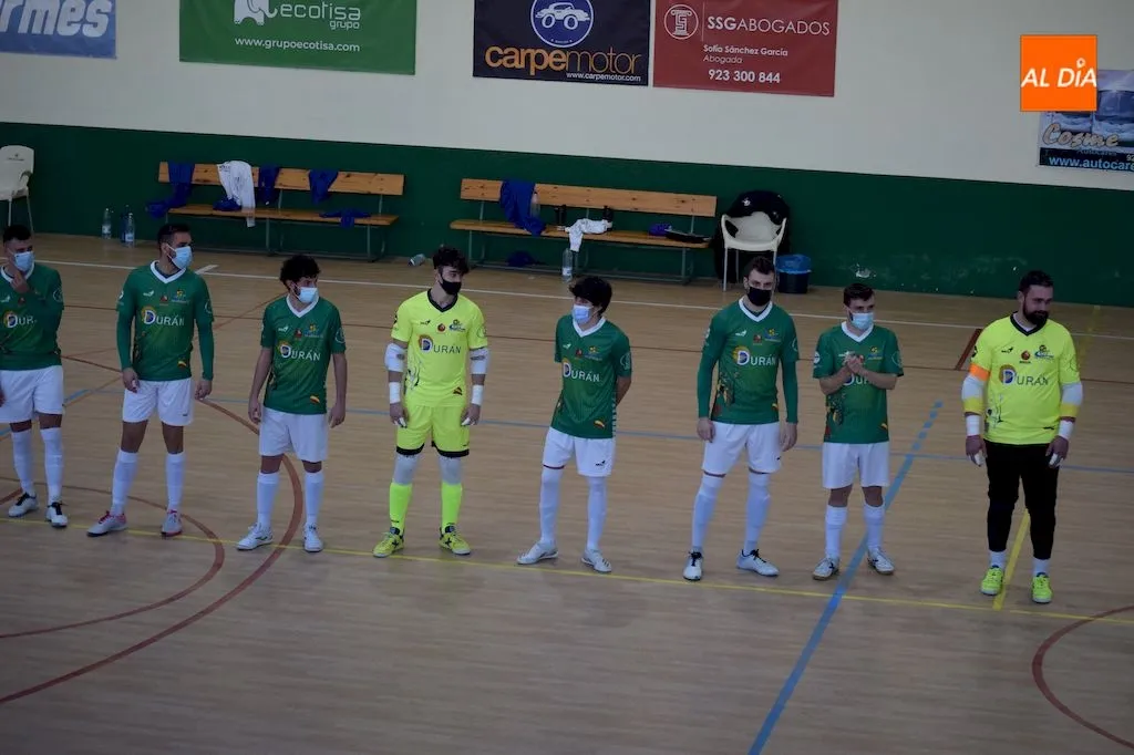 Foto 5 - El Piensos Dur&aacute;n Albense golea al Boal FS en la vuelta de su afici&oacute;n (6-1)