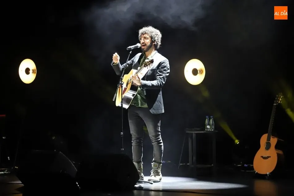 Foto 6 - Marwan deleita al p&uacute;blico salmantino con su m&uacute;sica