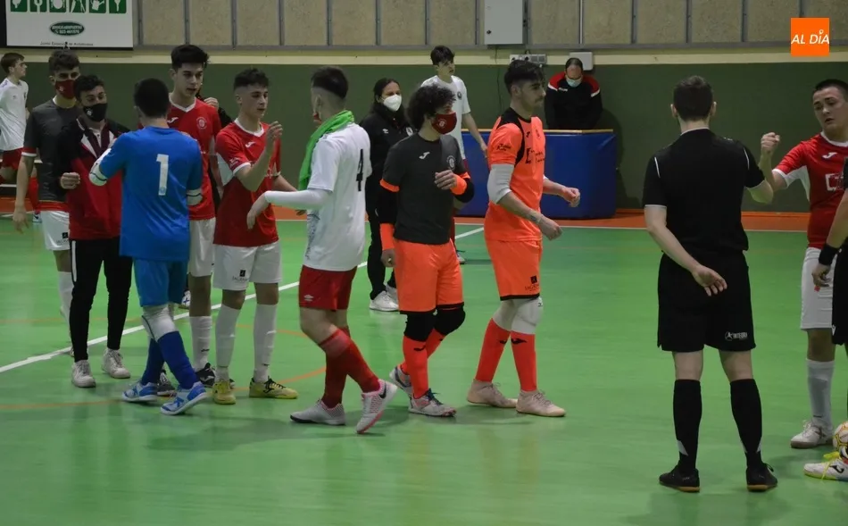 Foto 9 - &Eacute;pica victoria del III Juvenil ante el 5 Coru&ntilde;a FS para abrir la 2&ordf; fase liguera  