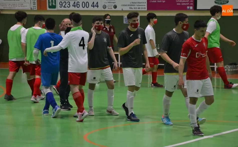 Foto 8 - &Eacute;pica victoria del III Juvenil ante el 5 Coru&ntilde;a FS para abrir la 2&ordf; fase liguera  