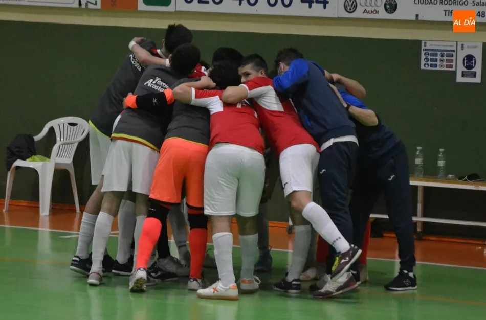 Foto 4 - &Eacute;pica victoria del III Juvenil ante el 5 Coru&ntilde;a FS para abrir la 2&ordf; fase liguera  