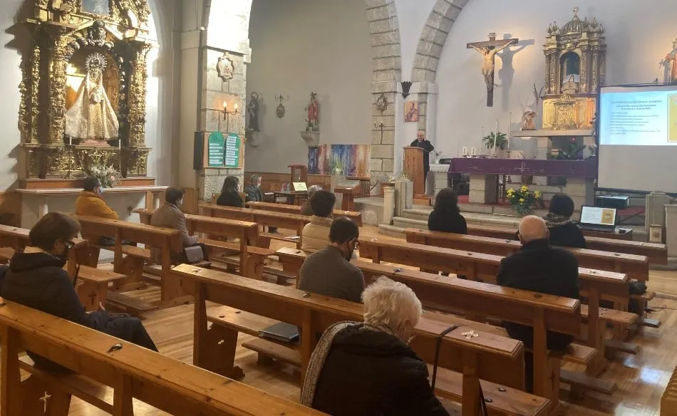 El Arciprestazgo de Ciudad Rodrigo celebra su retiro de mitad de curso en la Iglesia de San...