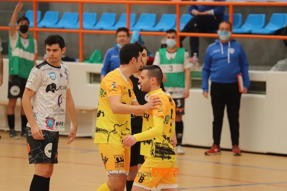 Foto 6 - El FS Salamanca Unionistas gana al River Zamora en un tenso partido (5-3)  