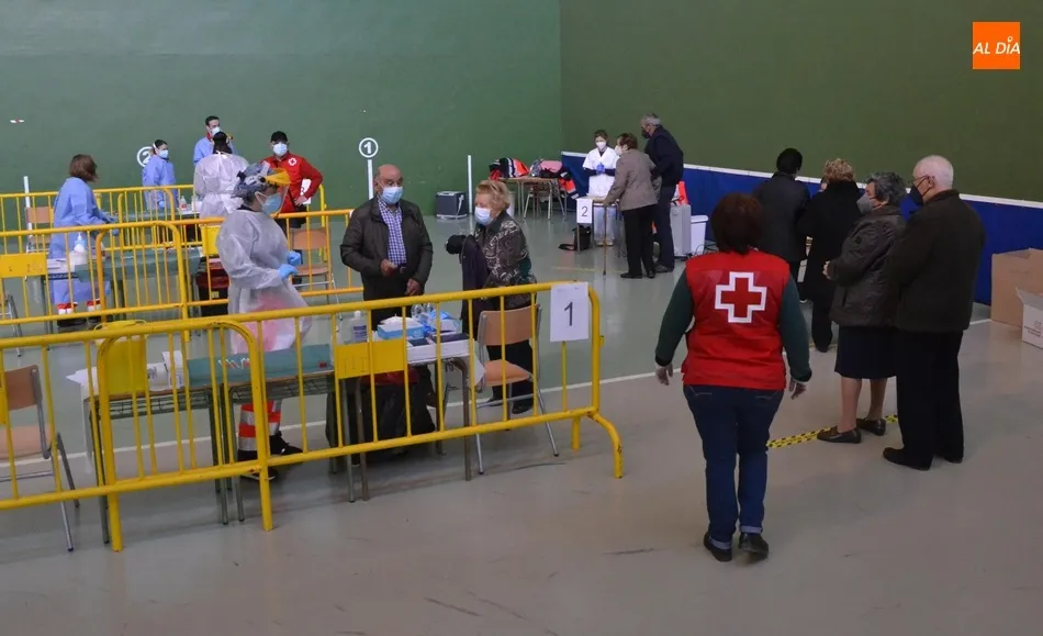 Foto 8 - Vacunadas otras 180 personas en el Pabell&oacute;n Eladio Jim&eacute;nez con mejor organizaci&oacute;n  