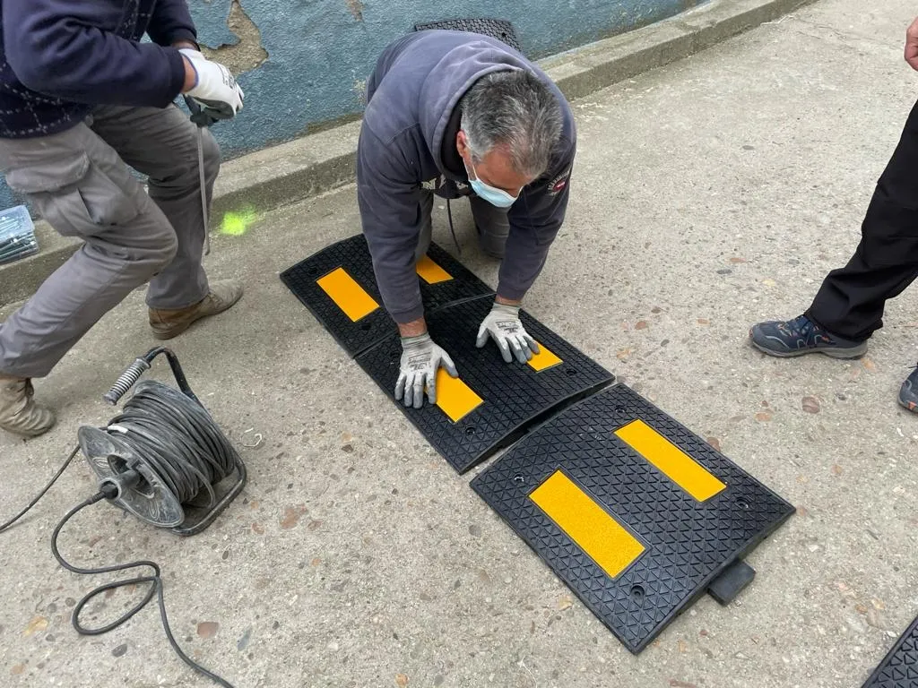 Instalación de un resalto en la calle San Francisco