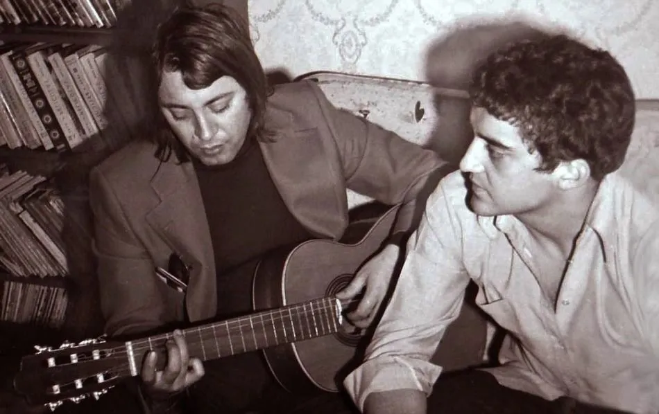 Nino Sánchez, el cantautor salmantino criado en el barrio de Pizarrales