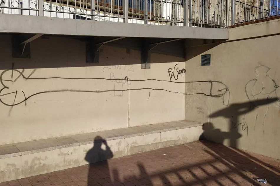 Foto 7 - El PP denuncia el estado del parque infantil de El Murall&oacute;n desde hace meses