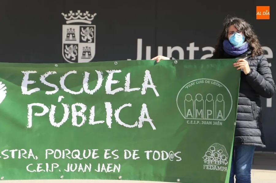 Foto 7 - Ampas salmantinas reivindican su derecho a defender la Educaci&oacute;n P&uacute;blica, tras las prohibiciones...