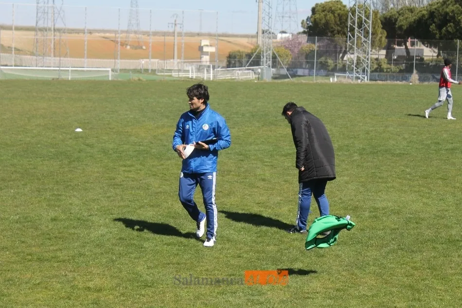 Foto 6 - Escobar no da ni un respiro al Salamanca UDS y mete intensidad en el entrenamiento tras el d&iacute;a de...