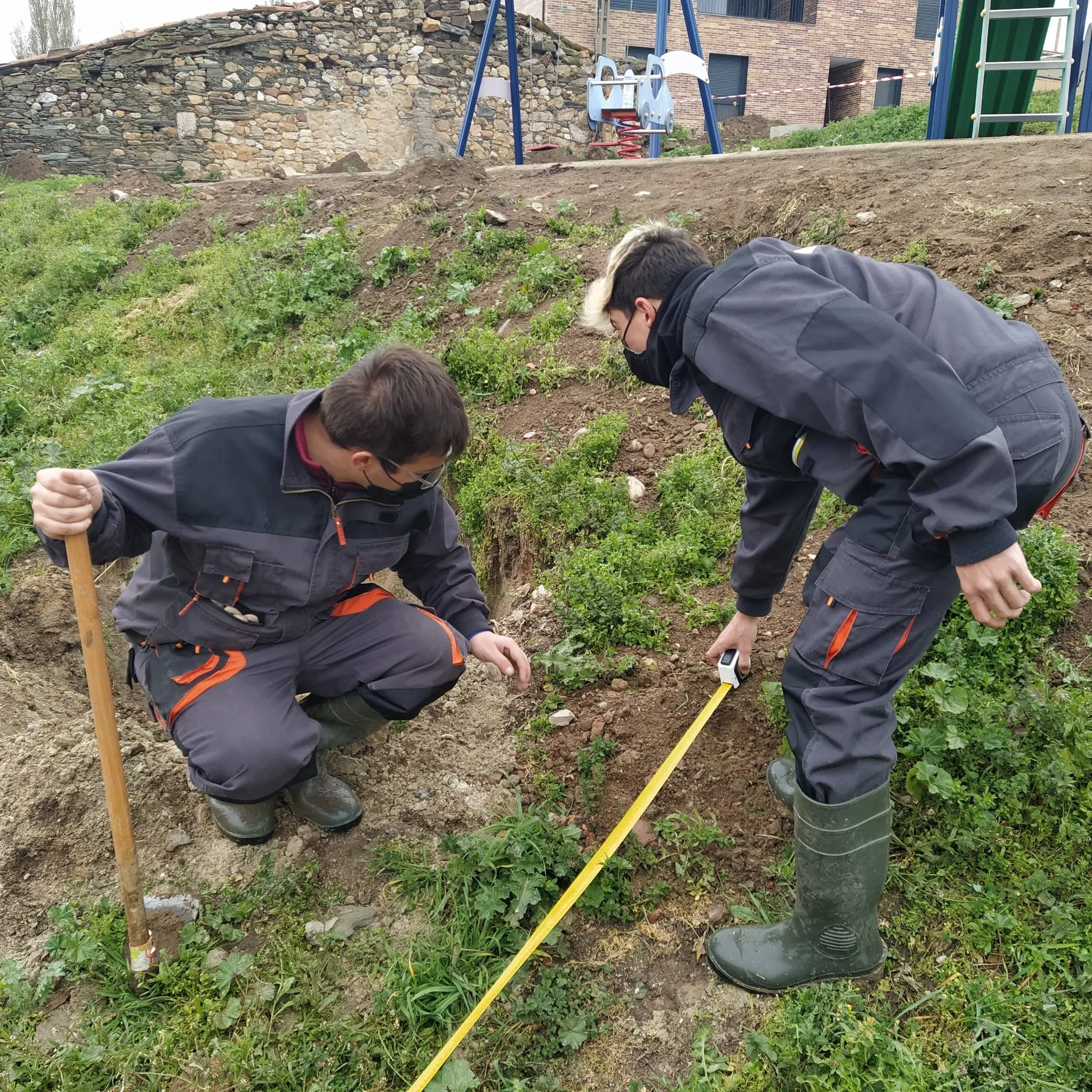 Foto 2 - Amatos Natura contin&uacute;a con los trabajos de restauraci&oacute;n ambiental del suelo  