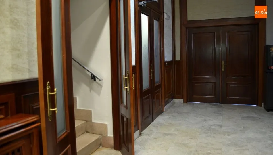 Escalera de acceso a la tercera planta del ayuntamiento de Béjar