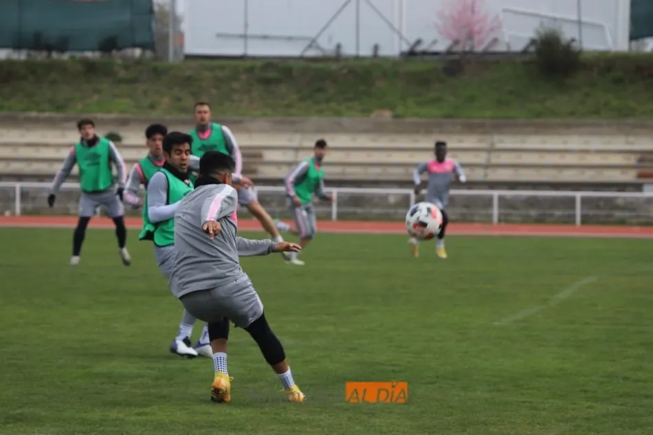 Foto 11 - El Salamanca UDS pone su mira en los 21 puntos con un buen entrenamiento en la semana del par&oacute;n
