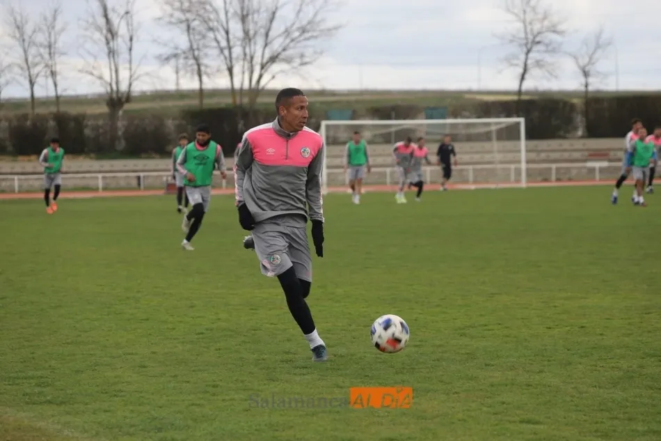 Foto 8 - El Salamanca UDS pone su mira en los 21 puntos con un buen entrenamiento en la semana del par&oacute;n