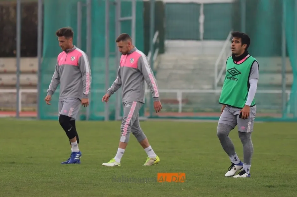 Foto 6 - El Salamanca UDS pone su mira en los 21 puntos con un buen entrenamiento en la semana del par&oacute;n