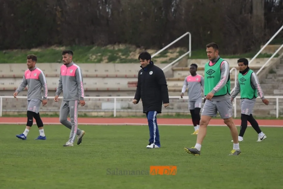 Foto 4 - El Salamanca UDS pone su mira en los 21 puntos con un buen entrenamiento en la semana del par&oacute;n