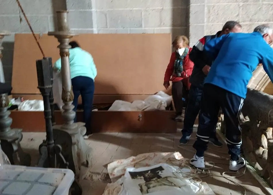 Foto 5 - Preparada la imagen de La Soledad para el arranque de la novena en su honor  