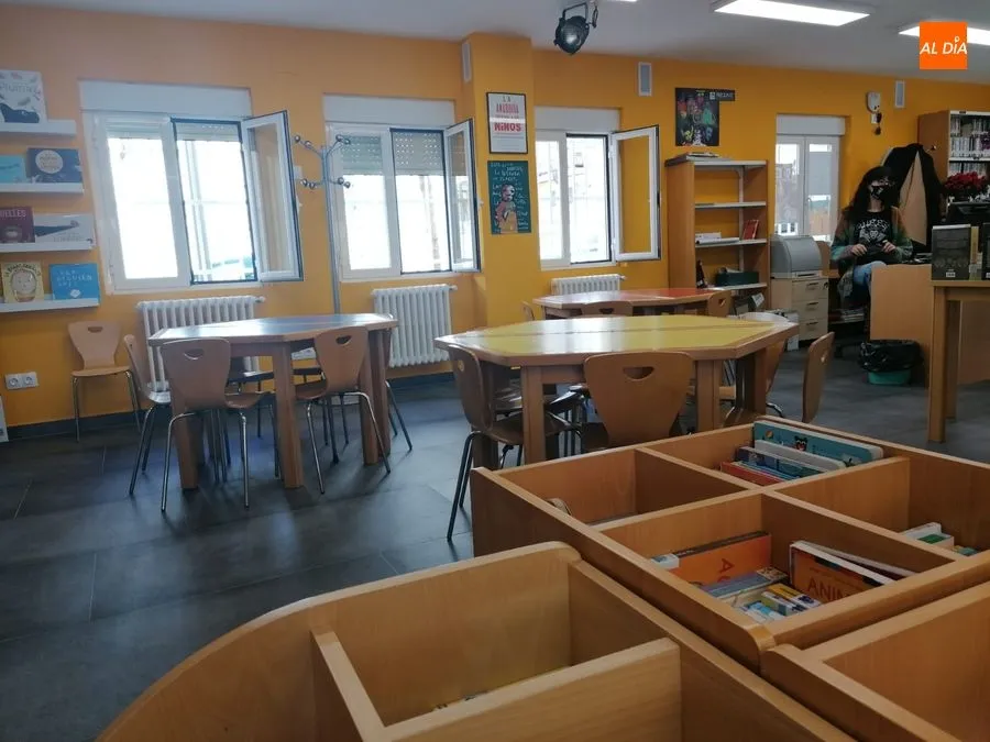 Foto 2 - El barrio Vidal estrena mejoras en su biblioteca y retoma la programaci&oacute;n de actividades