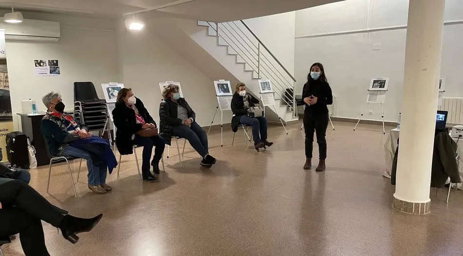 Foto 2 - La exposici&oacute;n &lsquo;Mujeres&rsquo; se clausura en Guijuelo con un taller de ilustraci&oacute;n