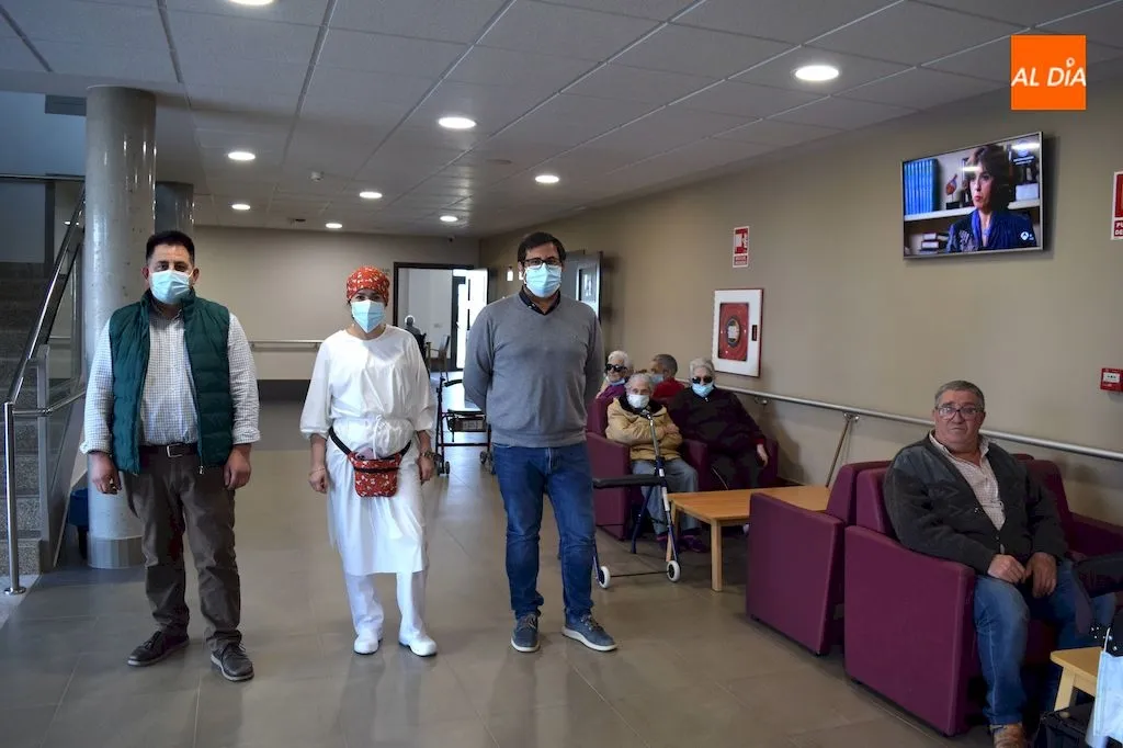 Gerentes y coordinadora de la residencia San Antonio de Padua de Sieteiglesias