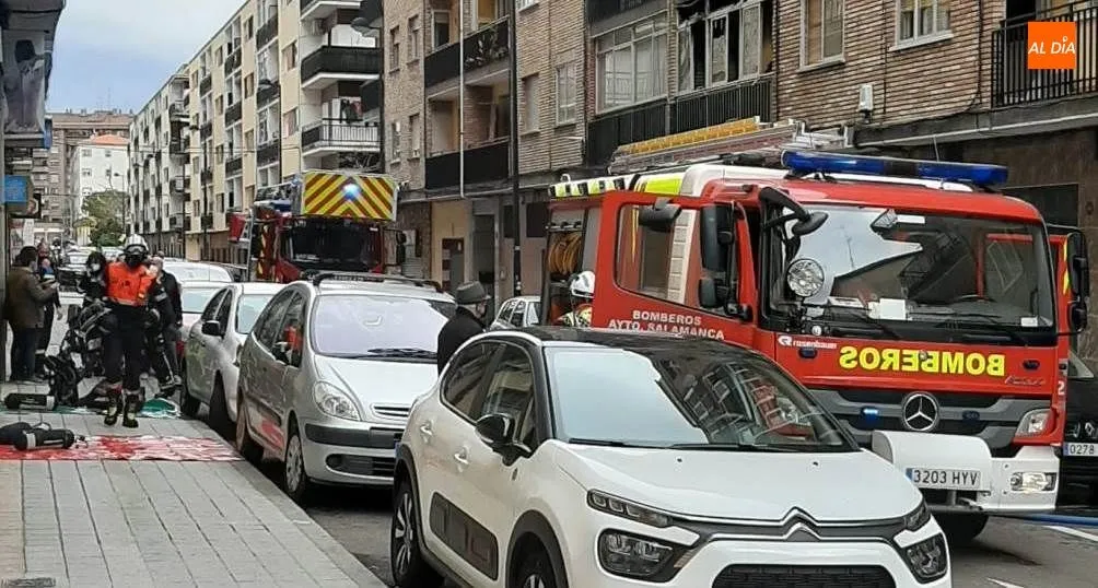 Foto 3 - Susto en la calle Plasencia por el incendio en una vivienda
