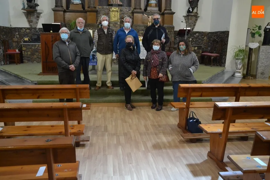 Foto 6 - La Iglesia de Santa Marina estrena tarima sufragada por las Cofrad&iacute;as de la Parroquia  
