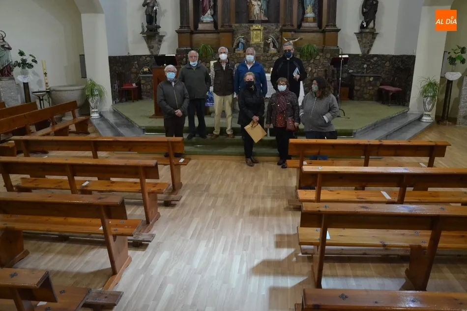 Foto 7 - La Iglesia de Santa Marina estrena tarima sufragada por las Cofrad&iacute;as de la Parroquia  
