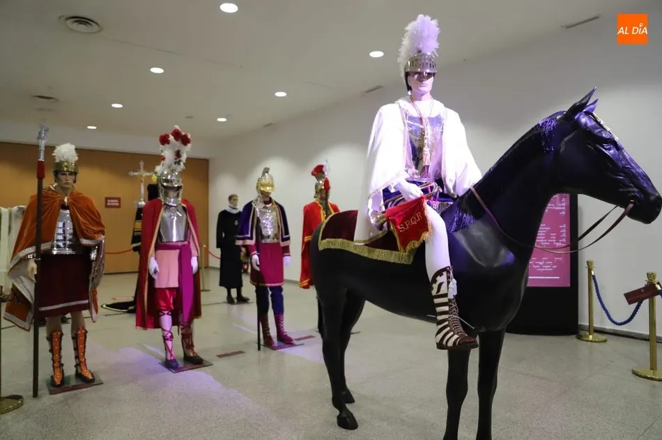 Foto 10 - &lsquo;Procesi&oacute;n&rsquo;, la exposici&oacute;n que escenifica un desfile procesional &uacute;nico para una at&iacute;pica...