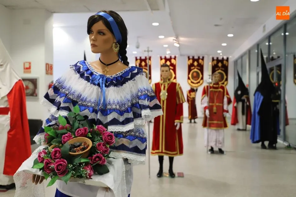 Foto 2 - &lsquo;Procesi&oacute;n&rsquo;, la exposici&oacute;n que escenifica un desfile procesional &uacute;nico para una at&iacute;pica...