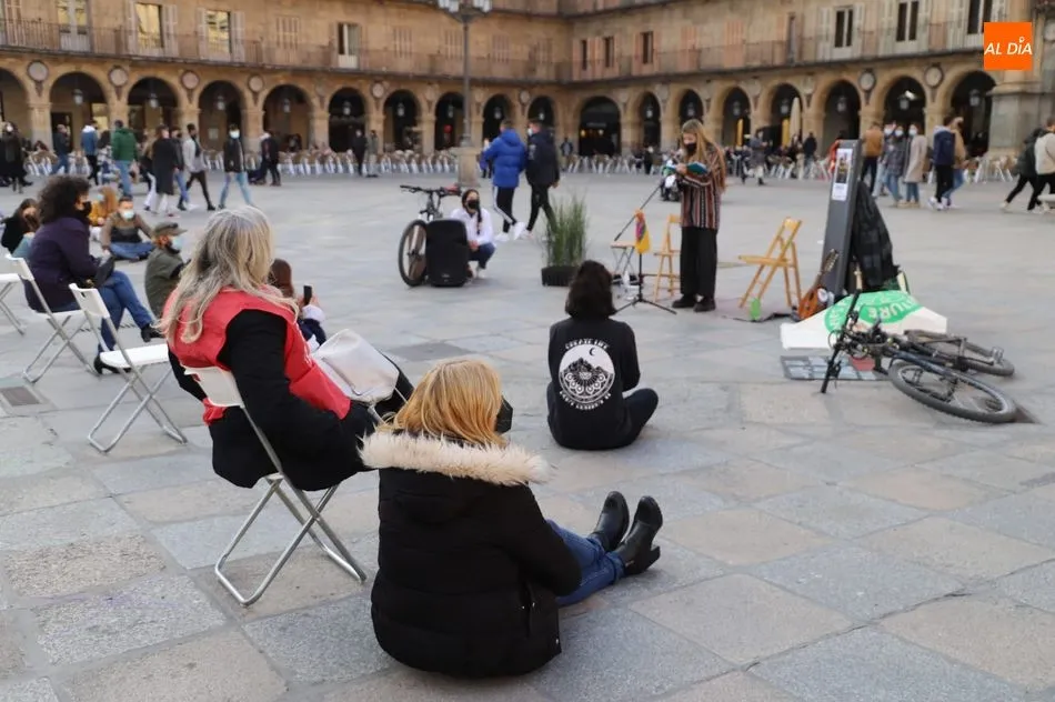 Foto 2 - Acto reivindicativo de Fridays For Future en la Plaza Mayor por el cuidado del planeta