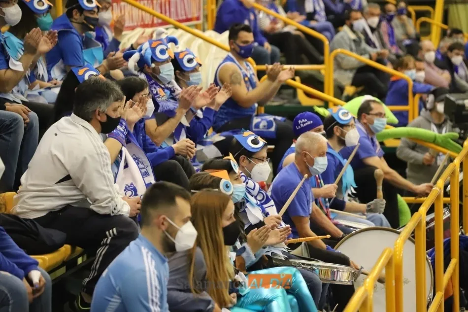 Aficionados del Perfumerías Avenida, en Würzburg / Lydia González