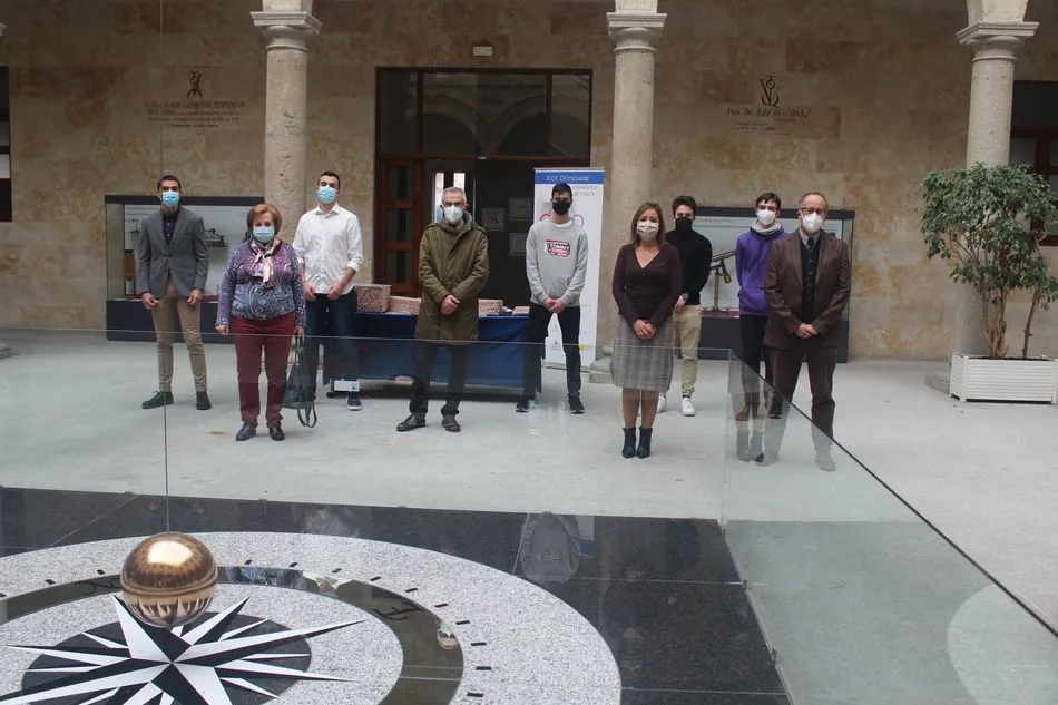 De izquierda a derecha: Fernando Medina Garrote (2º), Dolores Hortal, Raúl Blanco (5º), Alejandro del Mazo, Sergio Martín Pérez (4º), Susana Pérez Santos, Rubén Hernández Martín (3º), Carlos González Bueno (1º) y José Miguel Mateos Roco.