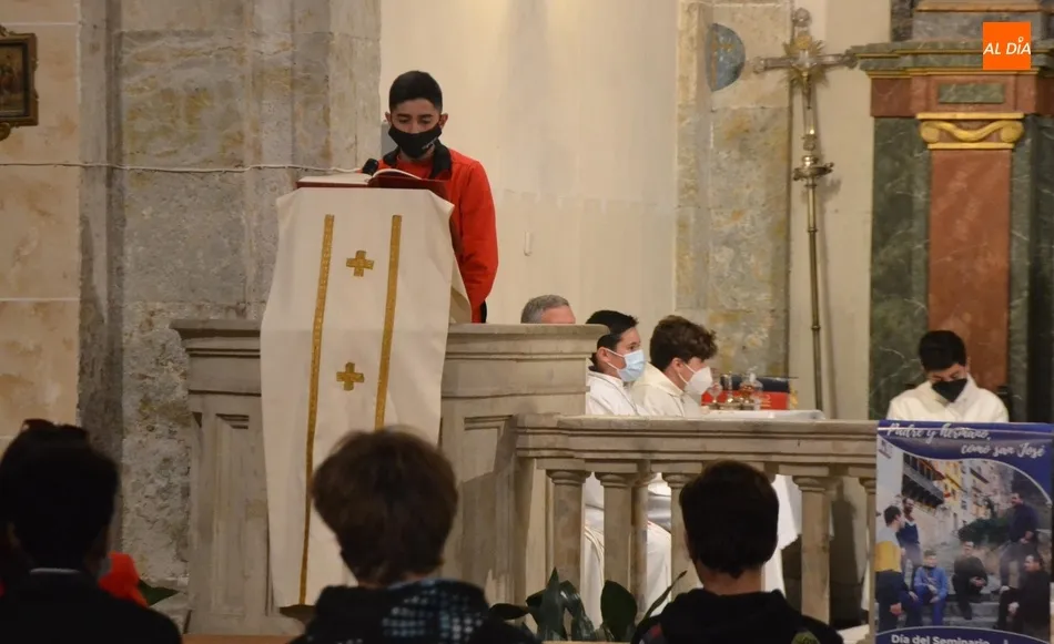 Foto 4 - La Comunidad Educativa del Seminario festeja su d&iacute;a grande con una eucarist&iacute;a  