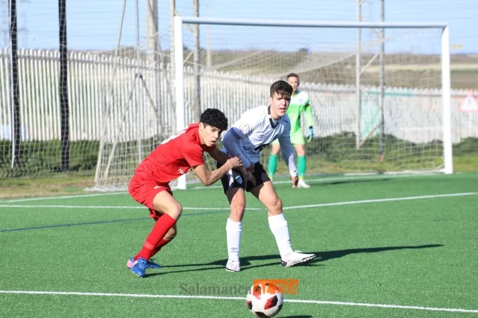 Foto 11 - Un gol de Mati en el a&ntilde;adido le da el triunfo al Salamanca UDS sobre el Hergar en Juvenil Regional ...