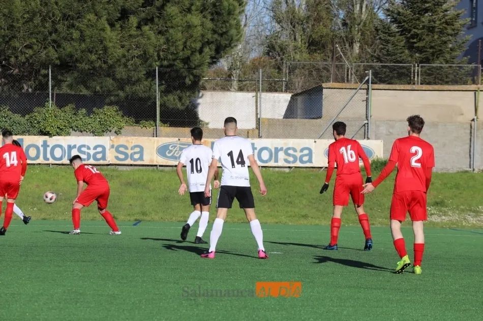 Foto 10 - Un gol de Mati en el a&ntilde;adido le da el triunfo al Salamanca UDS sobre el Hergar en Juvenil Regional ...