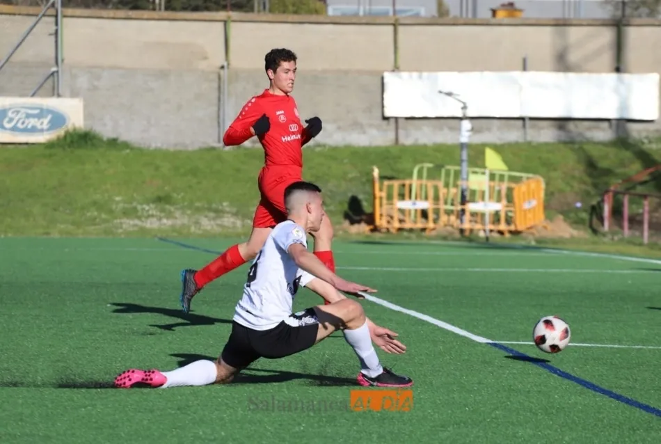 Foto 8 - Un gol de Mati en el a&ntilde;adido le da el triunfo al Salamanca UDS sobre el Hergar en Juvenil Regional ...