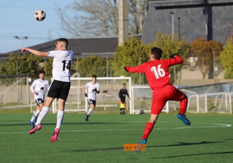 Foto 3 - Un gol de Mati en el a&ntilde;adido le da el triunfo al Salamanca UDS sobre el Hergar en Juvenil Regional ...