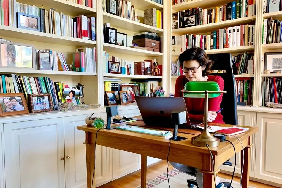 Concha Torres, escritora salmantina afincada en Bruselas - CA