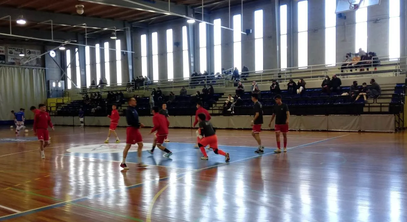 Foto 4 - El III Juvenil conquista en Ferrol la cancha del l&iacute;der O Parrulo ofreciendo una magn&iacute;fica imagen  