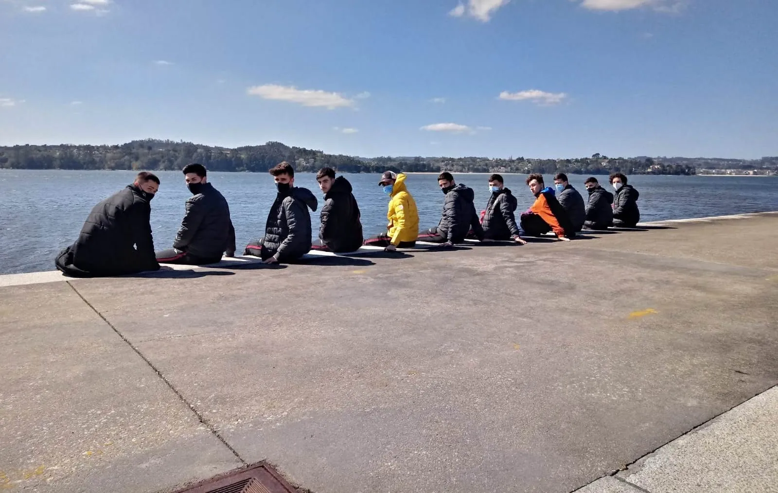 Foto 9 - El III Juvenil conquista en Ferrol la cancha del l&iacute;der O Parrulo ofreciendo una magn&iacute;fica imagen  