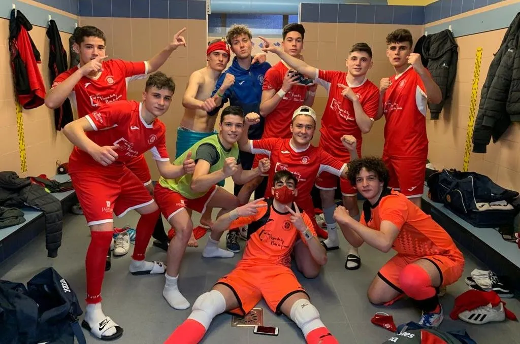 Foto 2 - El III Juvenil conquista en Ferrol la cancha del l&iacute;der O Parrulo ofreciendo una magn&iacute;fica imagen  