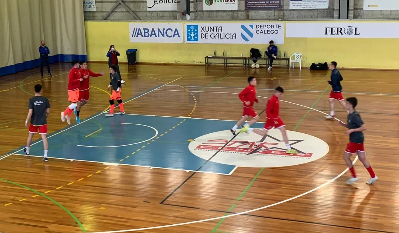 Foto 5 - El III Juvenil conquista en Ferrol la cancha del l&iacute;der O Parrulo ofreciendo una magn&iacute;fica imagen  