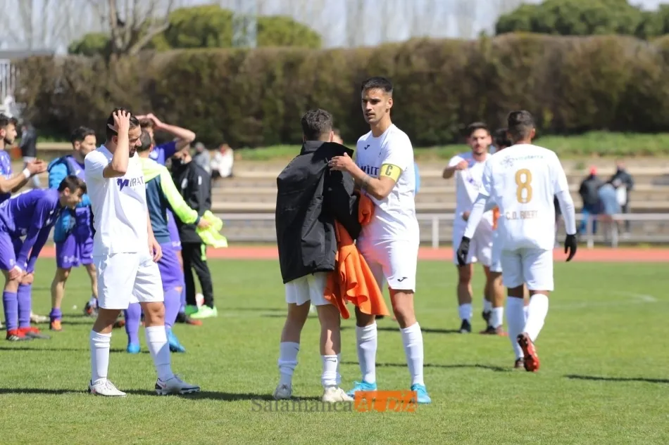Foto 11 - Nada ni nadie puede parar al Ribert: goleada de l&iacute;der a la Bovedana en Las Pistas (3-0)