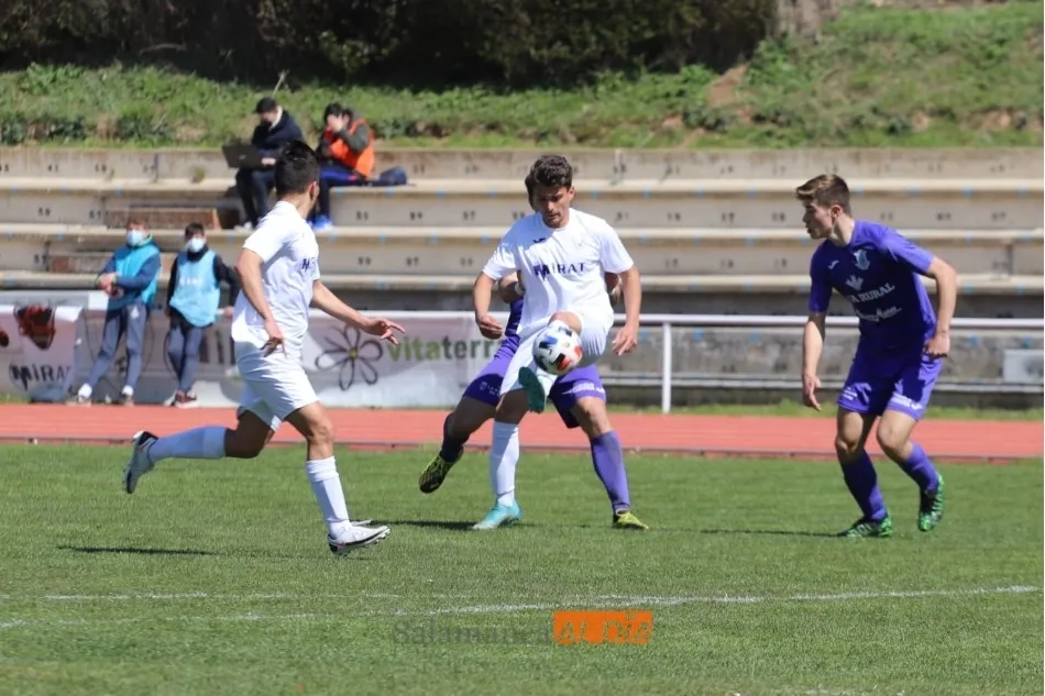 Foto 8 - Nada ni nadie puede parar al Ribert: goleada de l&iacute;der a la Bovedana en Las Pistas (3-0)