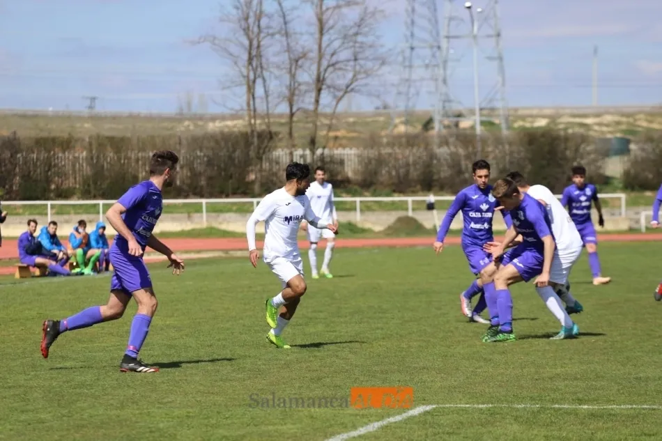 Foto 7 - Nada ni nadie puede parar al Ribert: goleada de l&iacute;der a la Bovedana en Las Pistas (3-0)